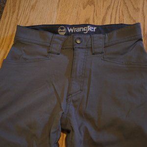 Wrangler Outdoor Series casual pants; Size 29w x 30 L